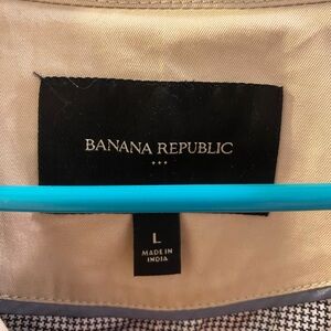 Banana Republic Short Trench Coat in Khaki